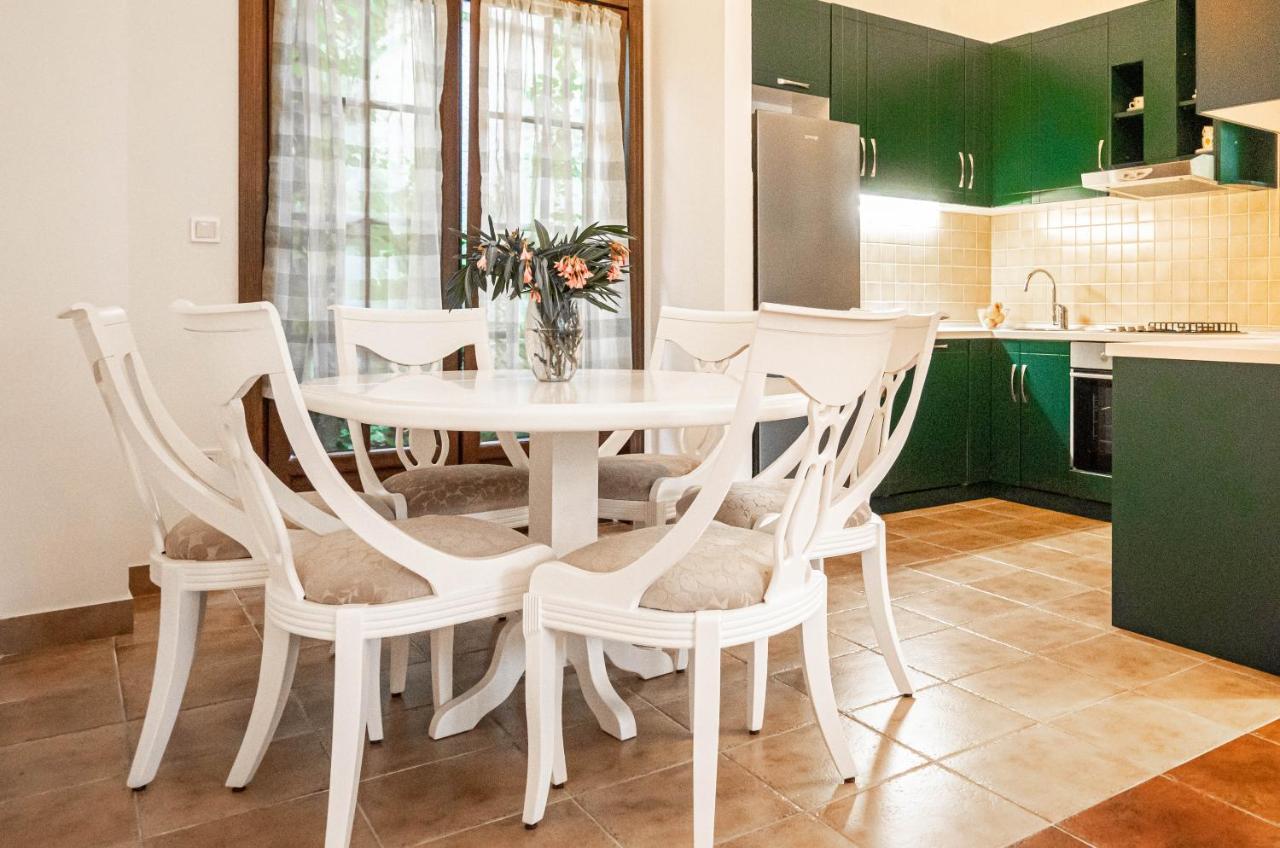 Chantal Apartman *